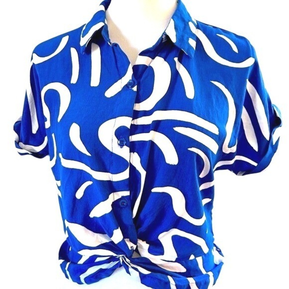 Sunburst Kiss Blue White Abstract Print Front Tie Smocked Crop‎ Top Large